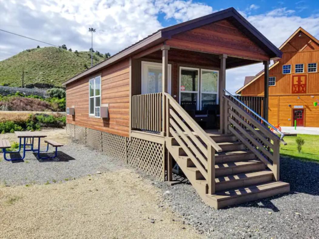 ホテル Castle Gate Rv Park Helper エクステリア 写真