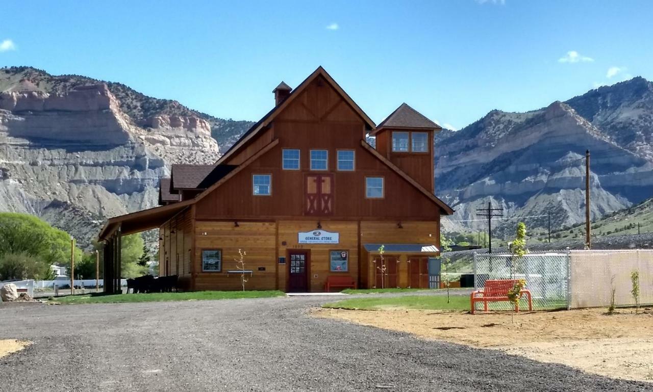 ホテル Castle Gate Rv Park Helper エクステリア 写真