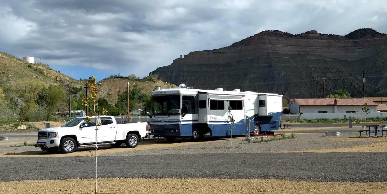ホテル Castle Gate Rv Park Helper エクステリア 写真