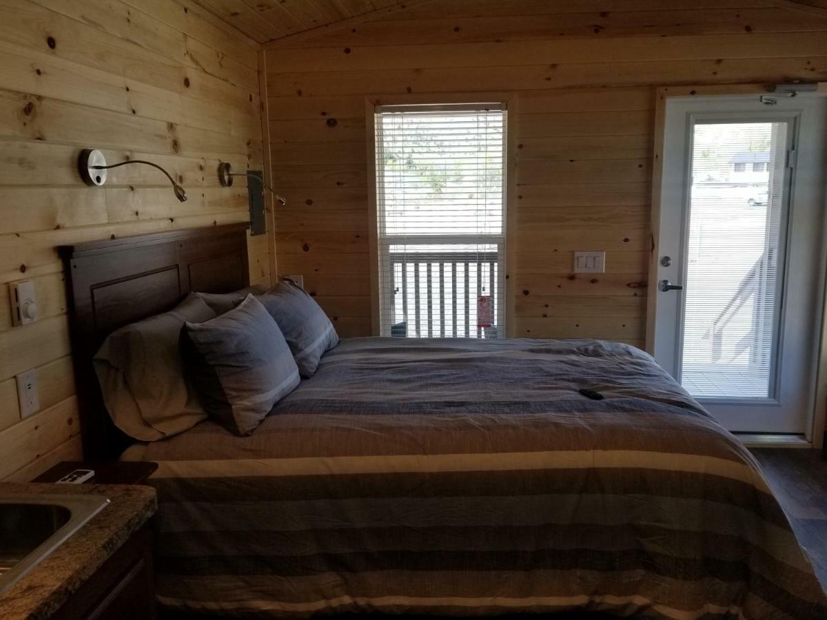 ホテル Castle Gate Rv Park Helper エクステリア 写真