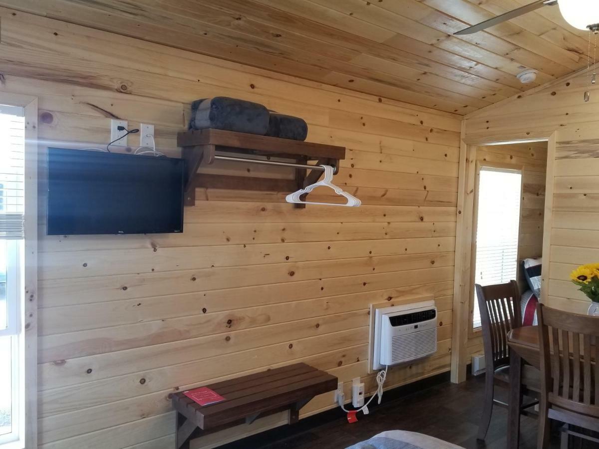 ホテル Castle Gate Rv Park Helper エクステリア 写真