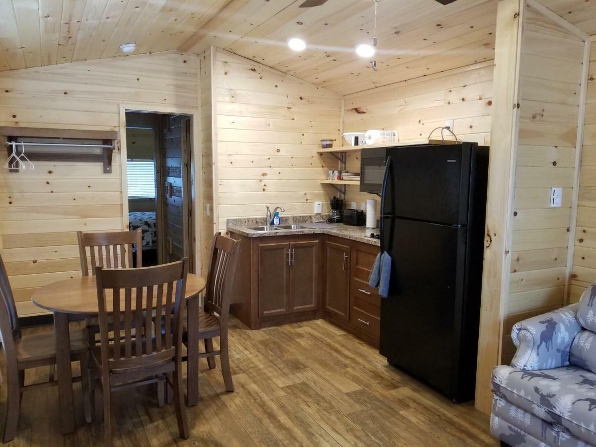 ホテル Castle Gate Rv Park Helper エクステリア 写真